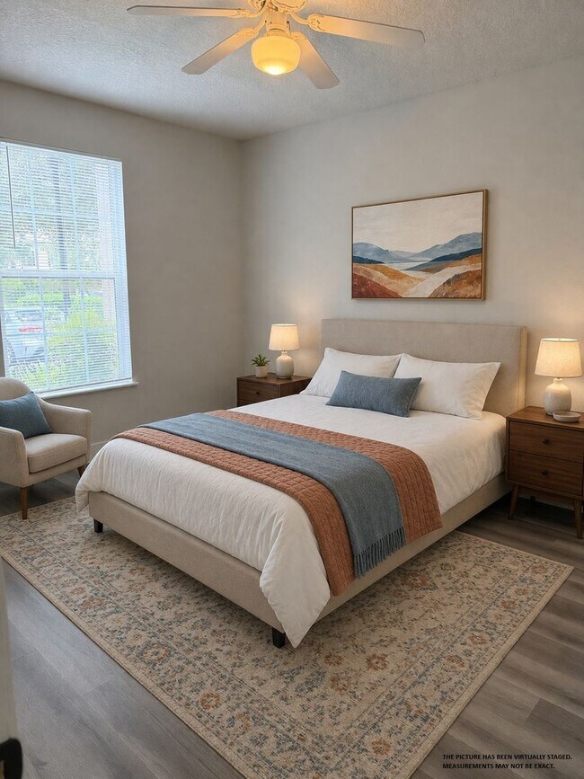 Building Photo - The Capri at Hunters Creek