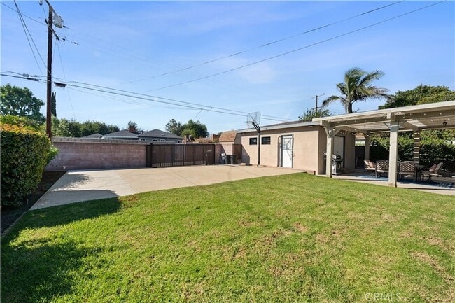 Building Photo - 855 N 3rd Ave