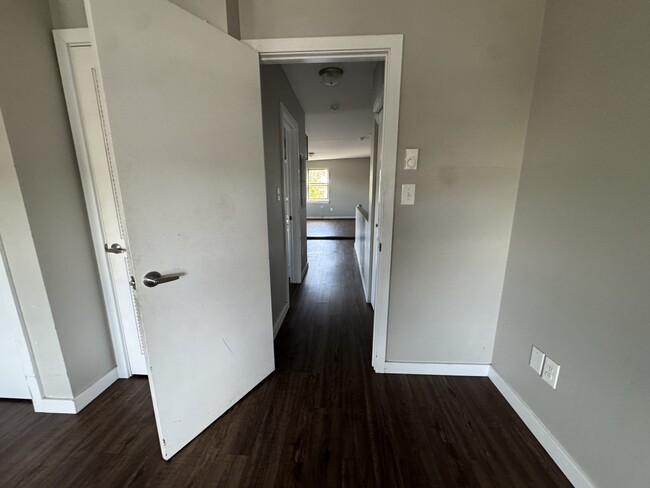 Building Photo - 4929 N 6th St