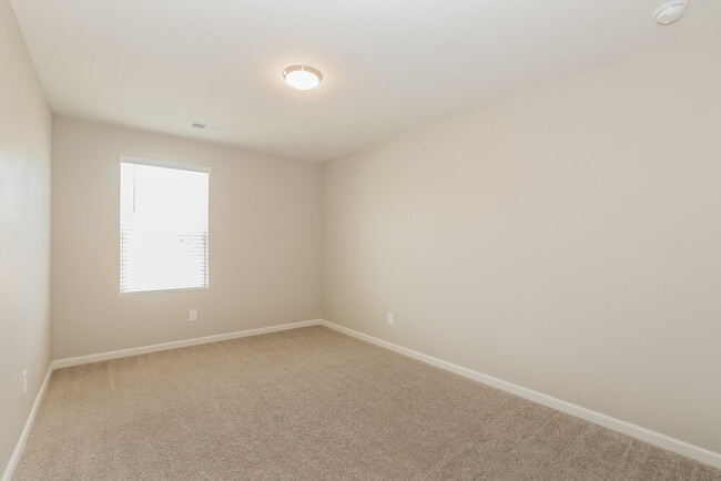 Building Photo - 258 Sinclair Way