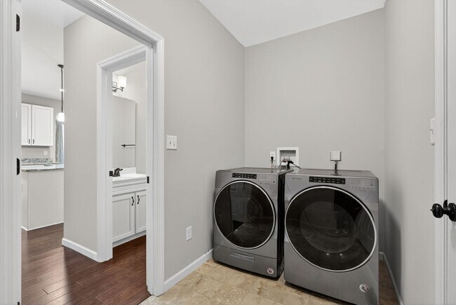 Building Photo - Beautiful 4-Bedroom Home with Modern Upgrades