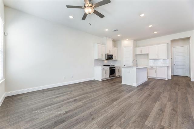 Building Photo - 4704 Corriente Vista Ln