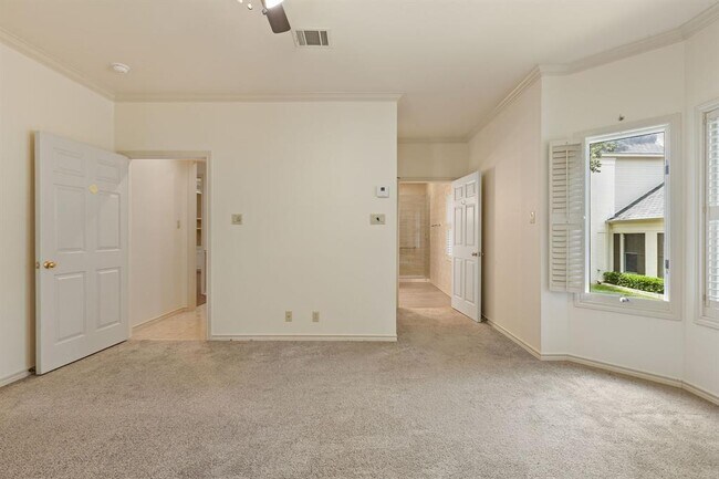 Building Photo - 2834 Montebello Rd