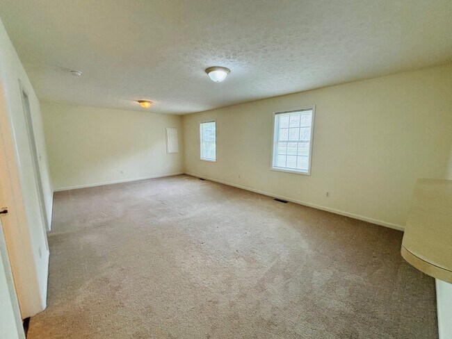 Building Photo - 206 Reynolds Ave