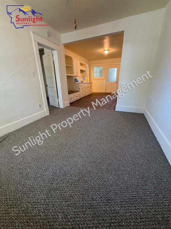 Building Photo - Cozy 1 Bed 1 Bath Apartment