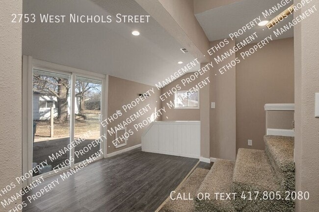 Building Photo - 2753 W Nichols St