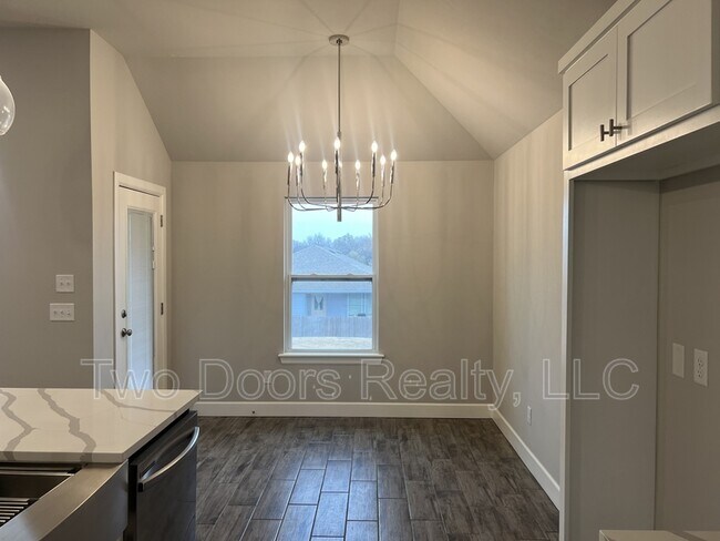 Building Photo - 13812 Klinsman Rd