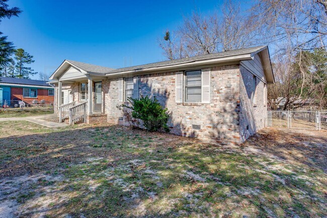 Building Photo - Updated 3/1 in Blythewood