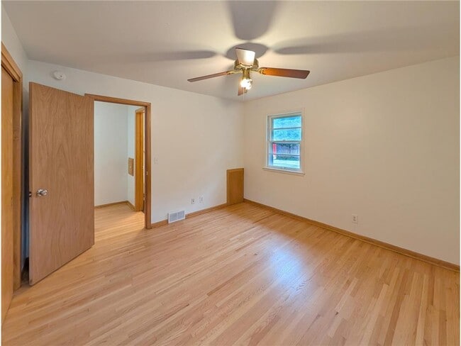 Building Photo - 5713 Xerxes Ave S