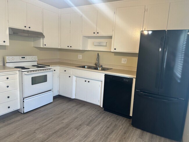 Building Photo - 871 El Cerrito Way