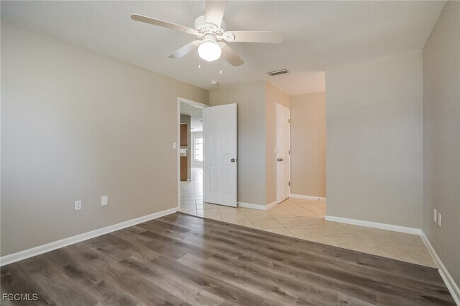 Building Photo - 1423 SE 18th St