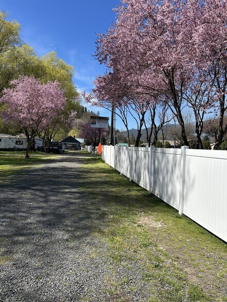 Building Photo - 85 Canoe Cp Lp