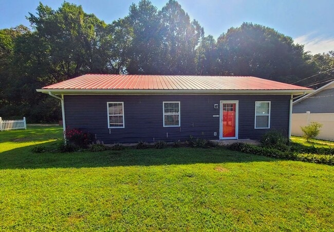 Building Photo - Charming 3 Bedroom, 1 Bathroom home in Winston Salem