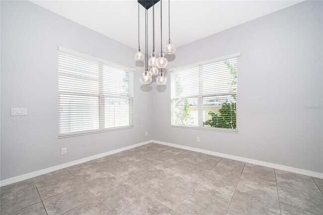 Building Photo - 902 Grand Hilltop Dr