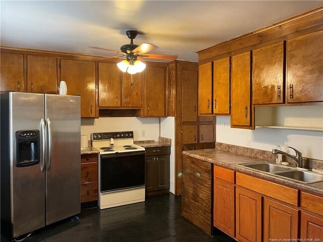 Building Photo - 521 E 5th Ave