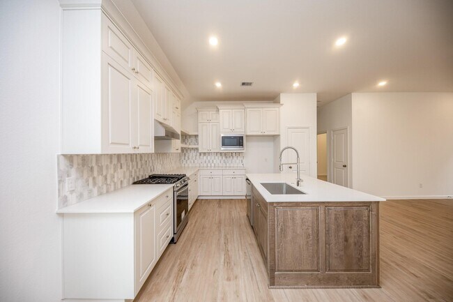 Building Photo - 3035 Ash Ray Dr