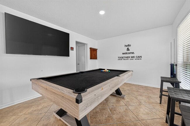 Building Photo - 22727 Tara Way Dr