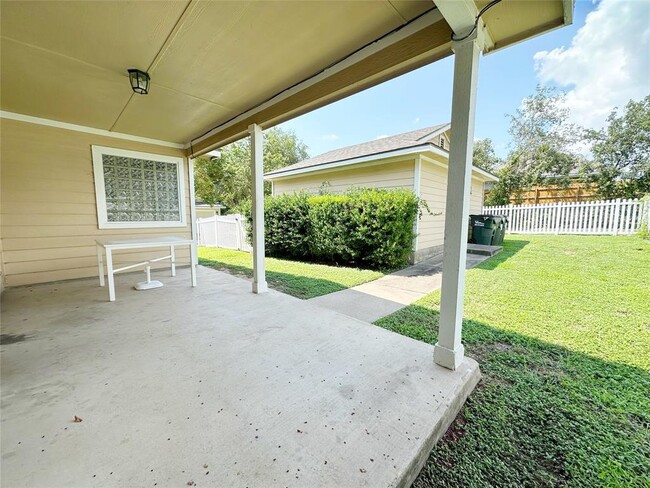 Building Photo - 4500 Mather