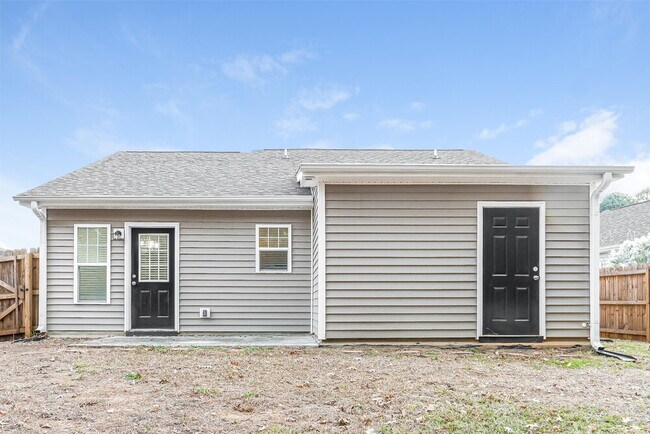 Building Photo - 821 Skinner Dr