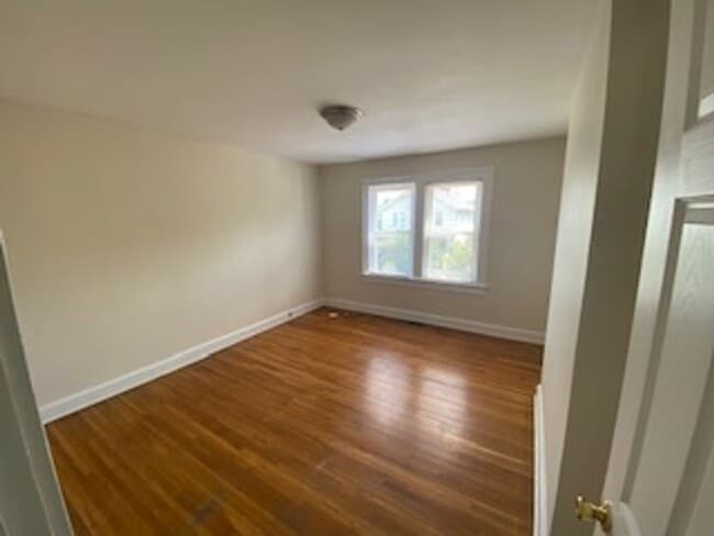 Building Photo - 2535 Deming Ave