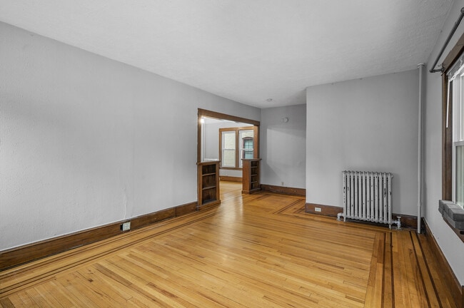 Building Photo - 616 6th Ave SE