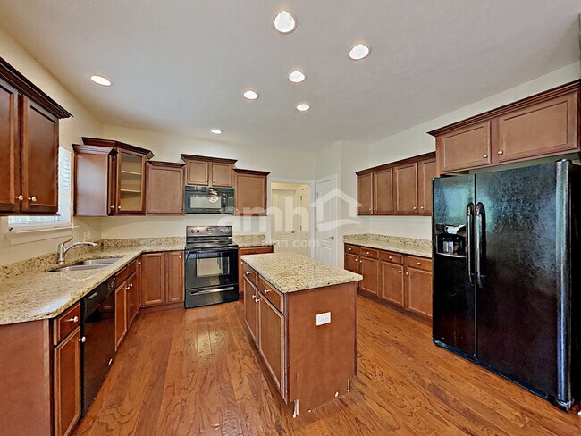 Building Photo - 6943 Calderwood Dr