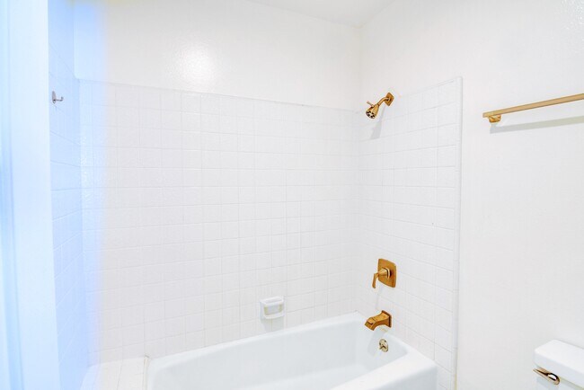 Building Photo - 938 18th St