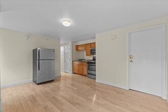 Building Photo - 141 Main St