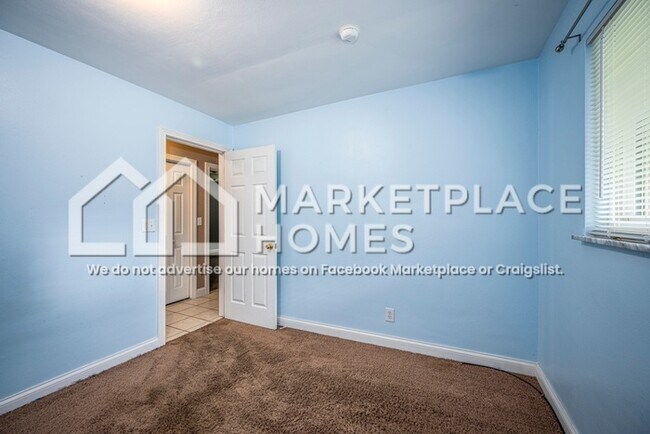 Building Photo - 2820 Oriole Dr