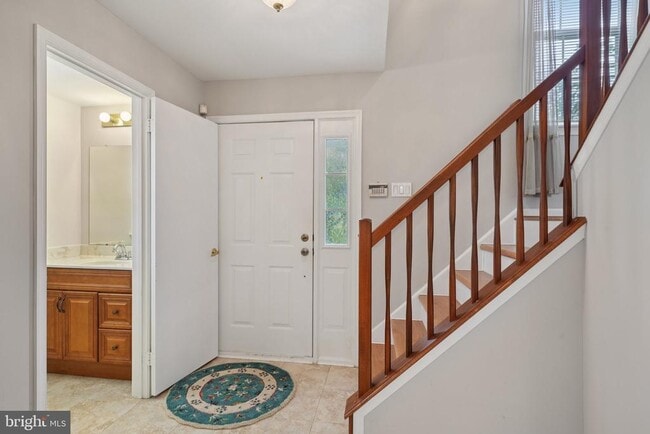 Building Photo - 505 Oliphant Ln