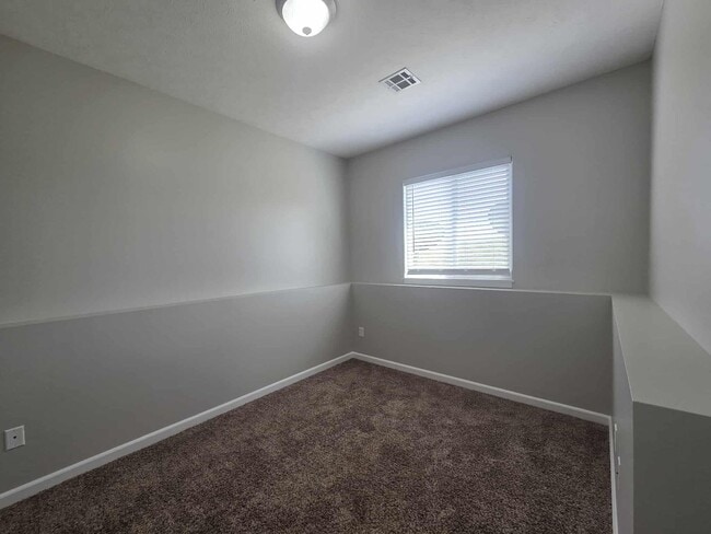 Building Photo - 404 Michaels Court