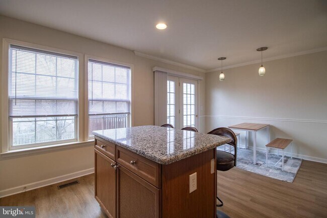 Building Photo - 113 Aero St