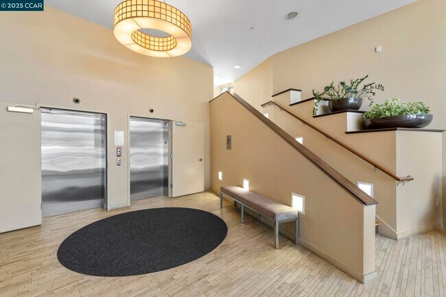Building Photo - 555 Ygnacio Valley Rd