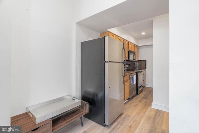 Building Photo - 558 N 16th St