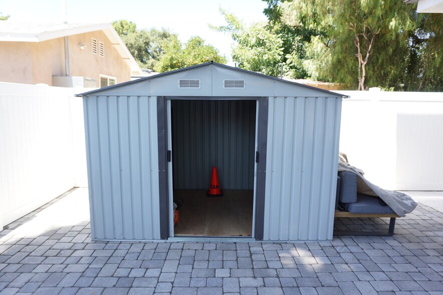 Building Photo - 10332 Jordan Ave