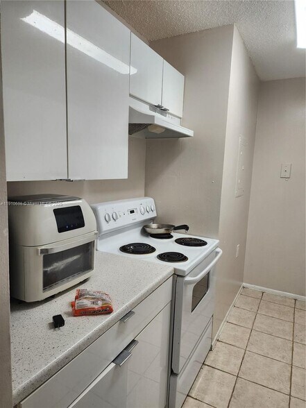 Primary Photo - 1174 Lake Terry Dr