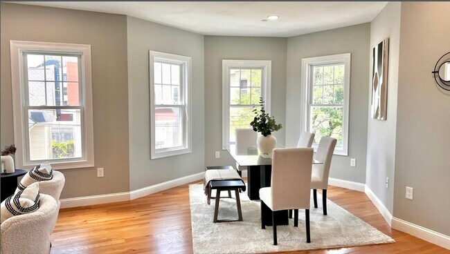 Building Photo - 20 Alston St