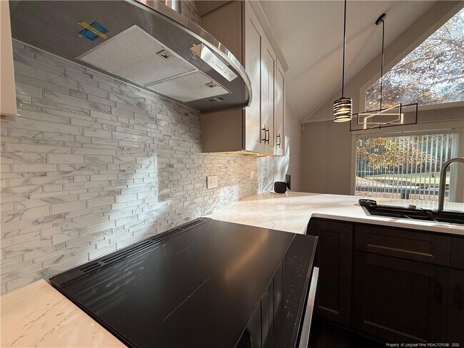 Building Photo - 1610 N Stonegate Dr