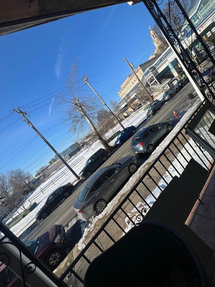 Building Photo - 17 Farragut St