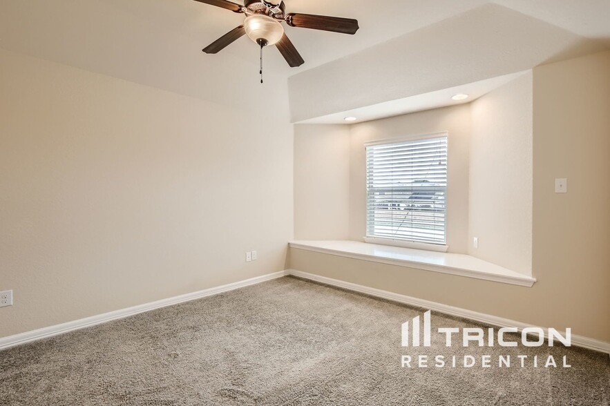 Building Photo - 3910 Bogie Way