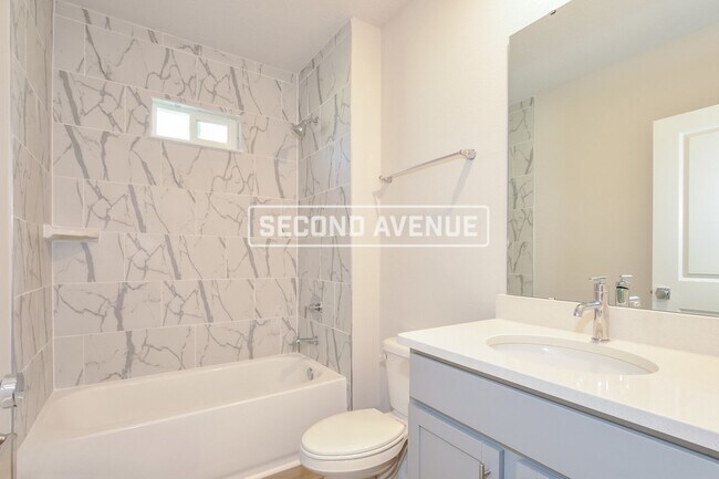 Building Photo - 9 Selden Ct