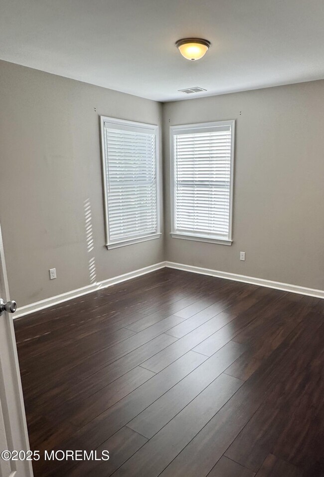 Building Photo - 312 Towne Dr