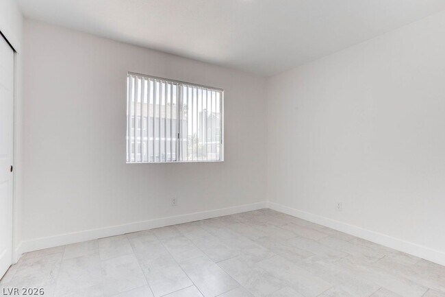 Building Photo - 1870 Nebula Dr