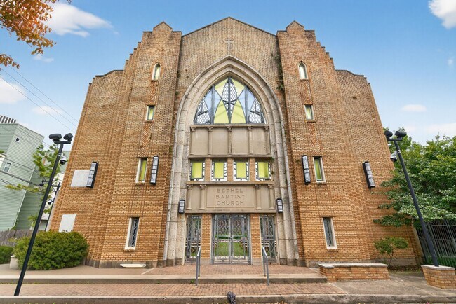 Building Photo - 706 Ruthven St