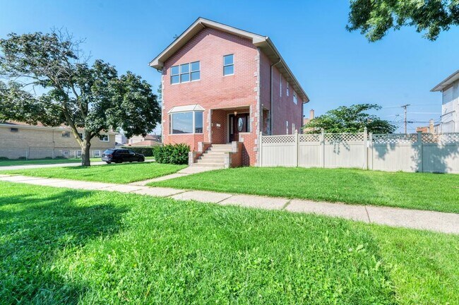 Building Photo - 1400 N 22nd Ave
