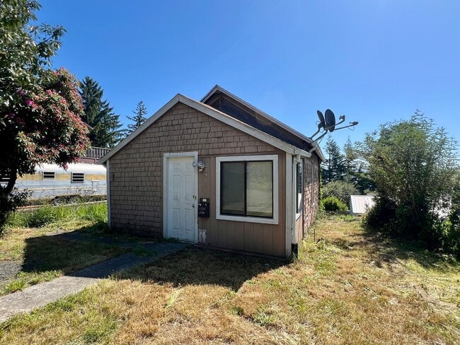 Building Photo - 1 Bed, 1 Bath House