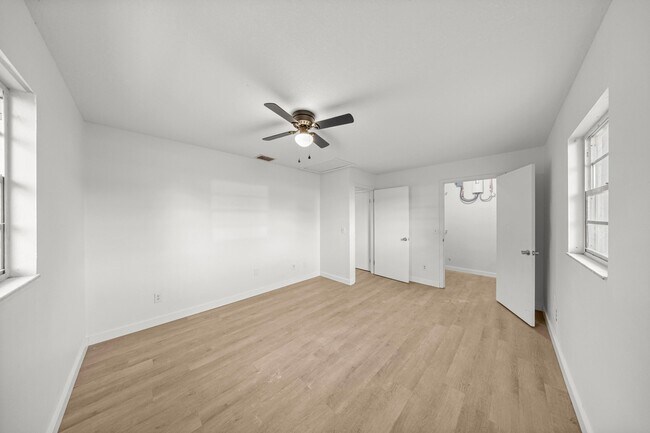 Building Photo - 2931 SE 52nd Ave