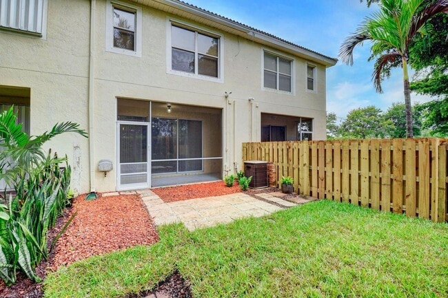 Building Photo - 9113 Tremezzo Ln