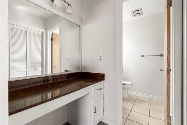 Building Photo - 9816 Teasdale Terrace