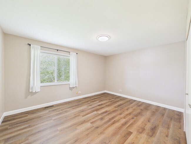 Building Photo - 4360 Mumford Dr